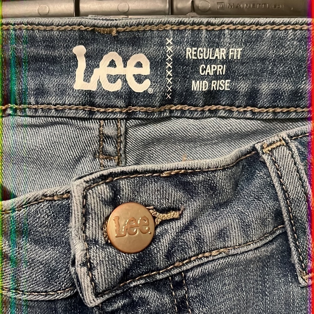 Lee Regular Fit Capri Jeans Mid Rise Women’s size 14 - Picture 3 of 6